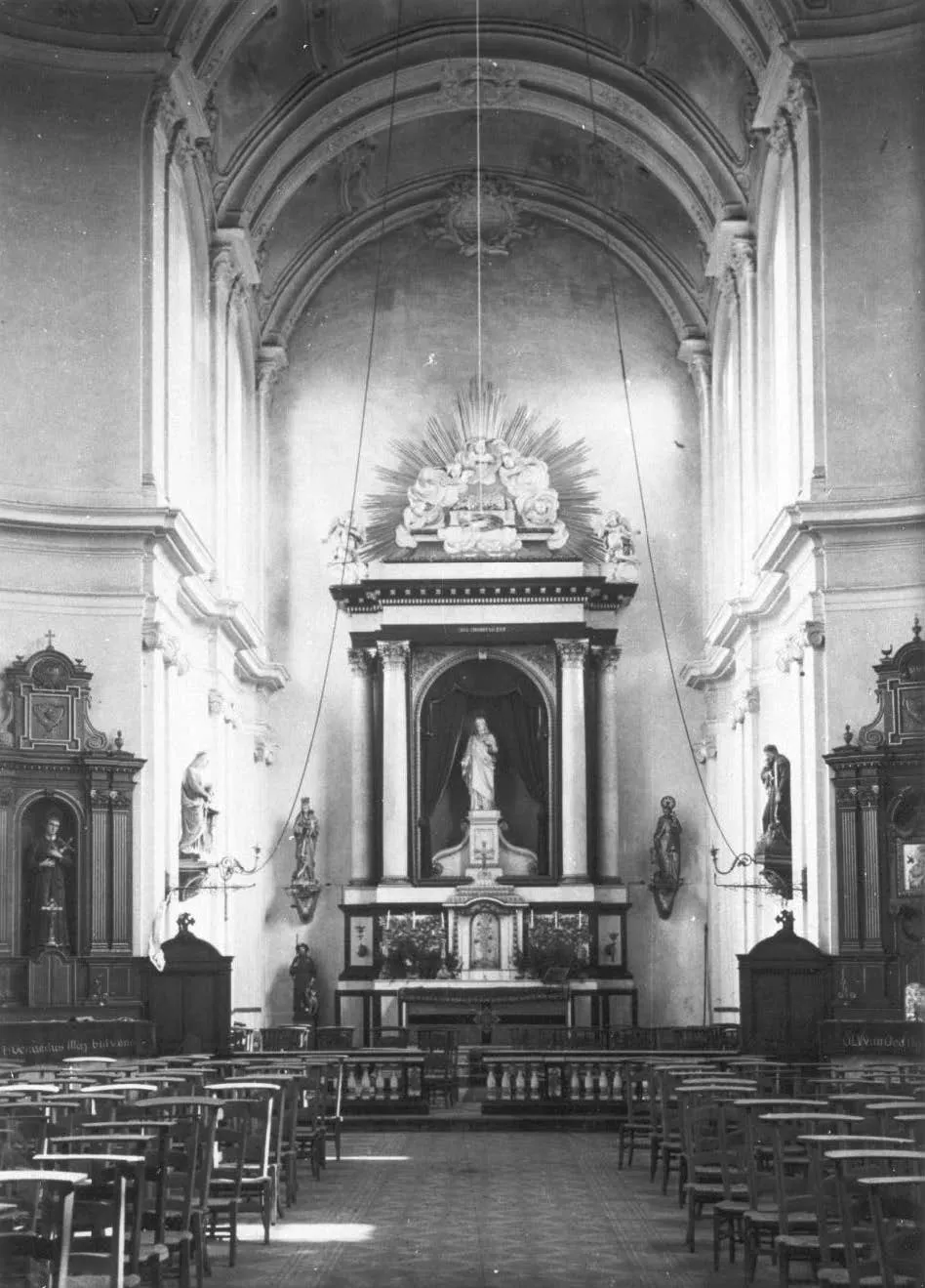 Interieur van de voormalige begijnhofkerk.